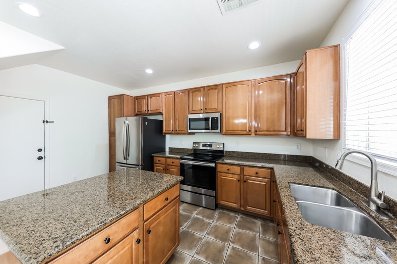 2,130/Mo, 16041 N 171st Dr Surprise, AZ 85388 Kitchen View