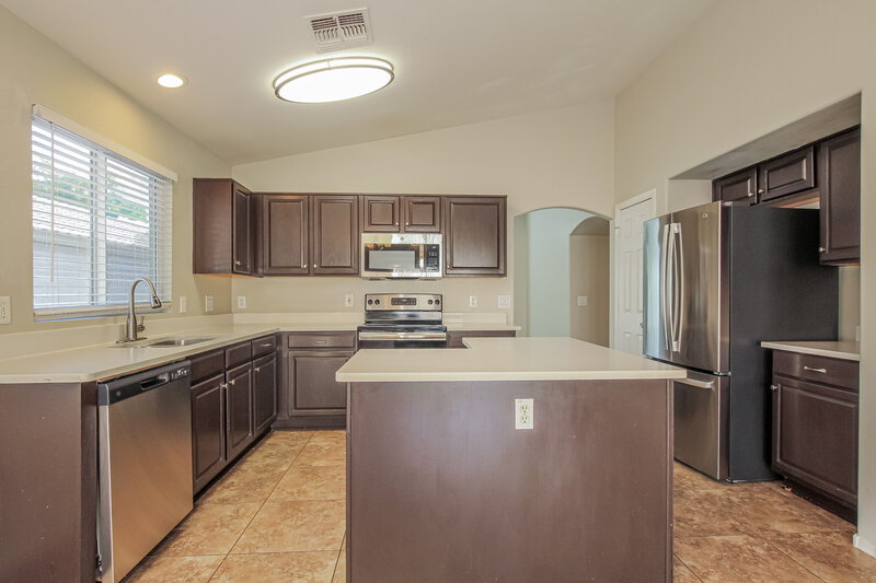 1,620/Mo, 12024 W Rosewood Dr El Mirage, AZ 85335 Kitchen View