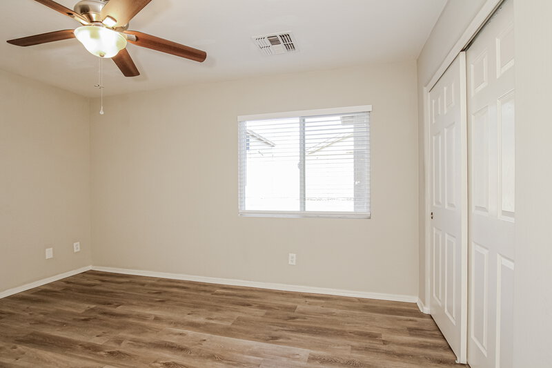 1,620/Mo, 12024 W Rosewood Dr El Mirage, AZ 85335 Main Bedroom View