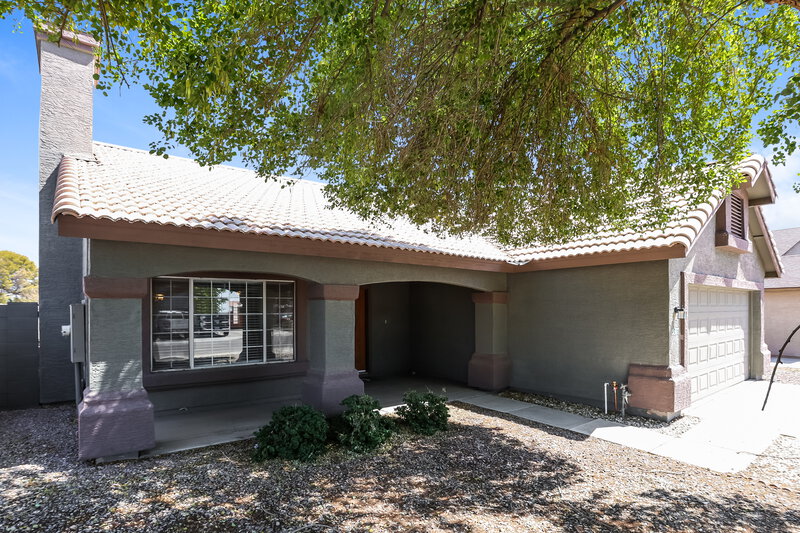 2,080/Mo, 5307 N 79th Dr Glendale, AZ 85303 Front View