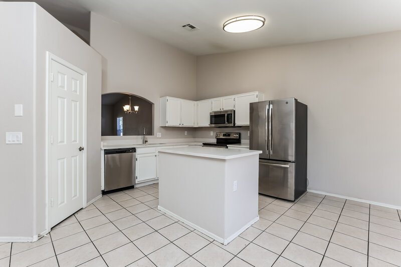 2,080/Mo, 5307 N 79th Dr Glendale, AZ 85303 Kitchen View