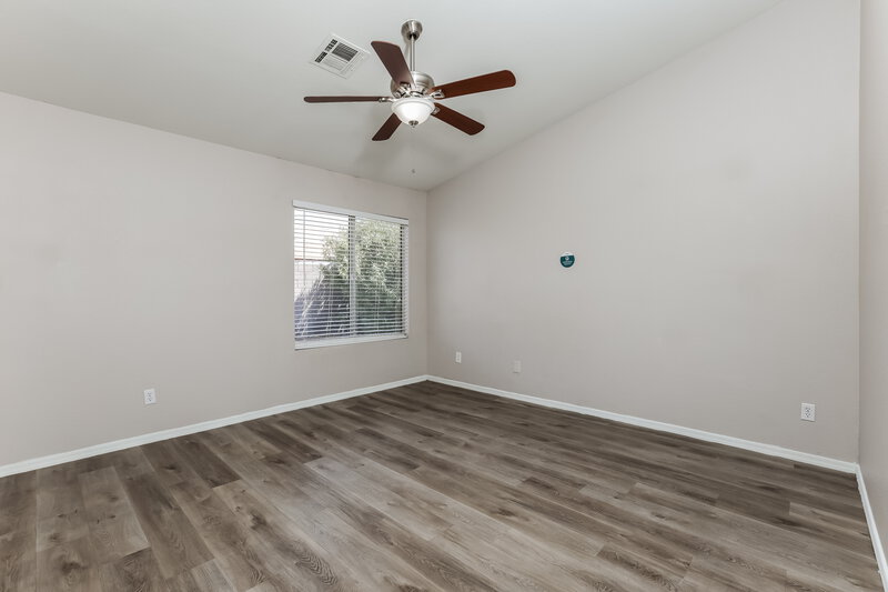 2,080/Mo, 5307 N 79th Dr Glendale, AZ 85303 Main Bedroom View