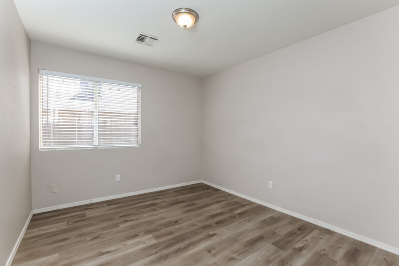 2,080/Mo, 5307 N 79th Dr Glendale, AZ 85303 Bedroom View