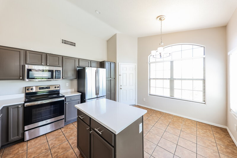 1,800/Mo, 13362 W Mauna Loa Ln Surprise, AZ 85379 Kitchen View