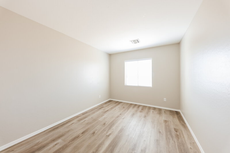 2,040/Mo, 12430 W Valentine Ave El Mirage, AZ 85335 Bedroom View 2