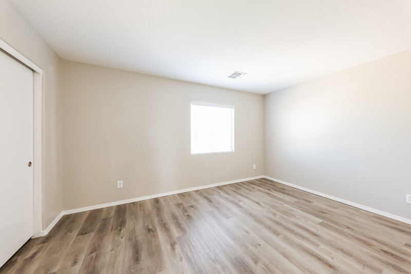 2,040/Mo, 12430 W Valentine Ave El Mirage, AZ 85335 Bedroom View 3