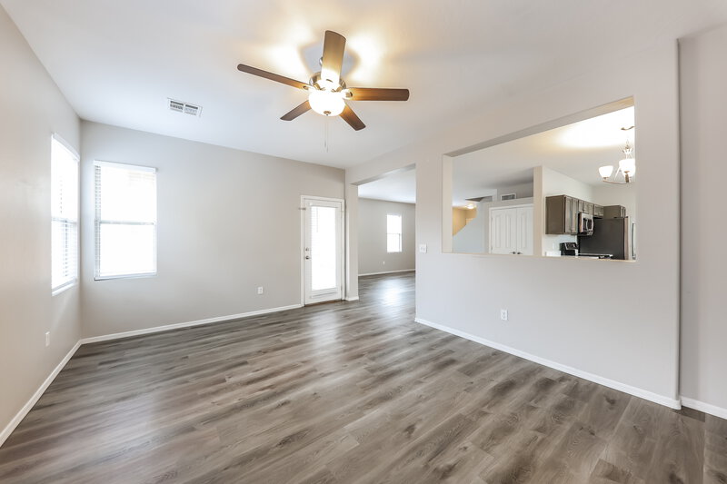 1,835/Mo, 4010 W Pollack St Phoenix, AZ 85041 Family Room View 2