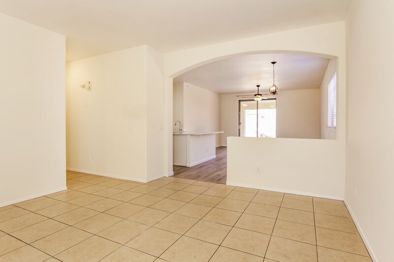 1,875/Mo, 11222 W Almeria Rd Avondale, AZ 85392 Misc View