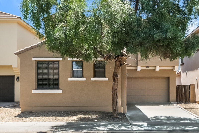 1,815/Mo, 10317 W Monterosa Ave Phoenix, AZ 85037 External View