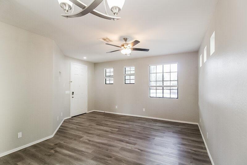 0/Mo, 10317 W Monterosa Ave Phoenix, AZ 85037 Living Room View