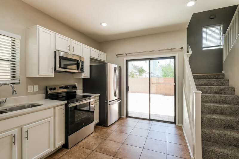 1,815/Mo, 10317 W Monterosa Ave Phoenix, AZ 85037 Kitchen View