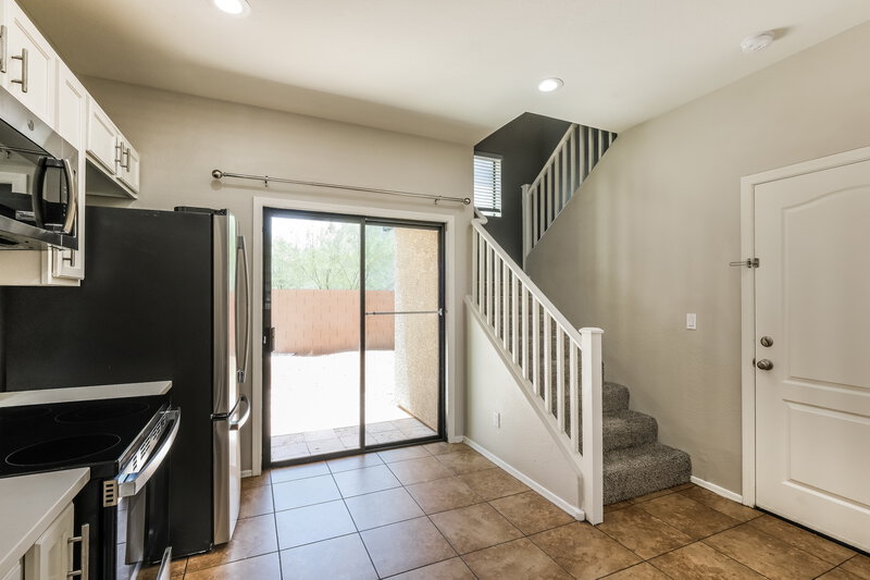 1,815/Mo, 10317 W Monterosa Ave Phoenix, AZ 85037 Kitchen View 3