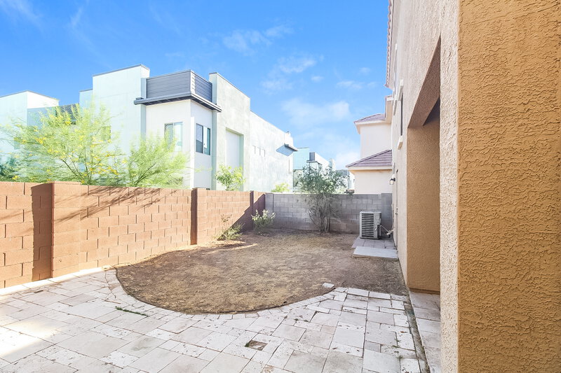 0/Mo, 10317 W Monterosa Ave Phoenix, AZ 85037 Rear View