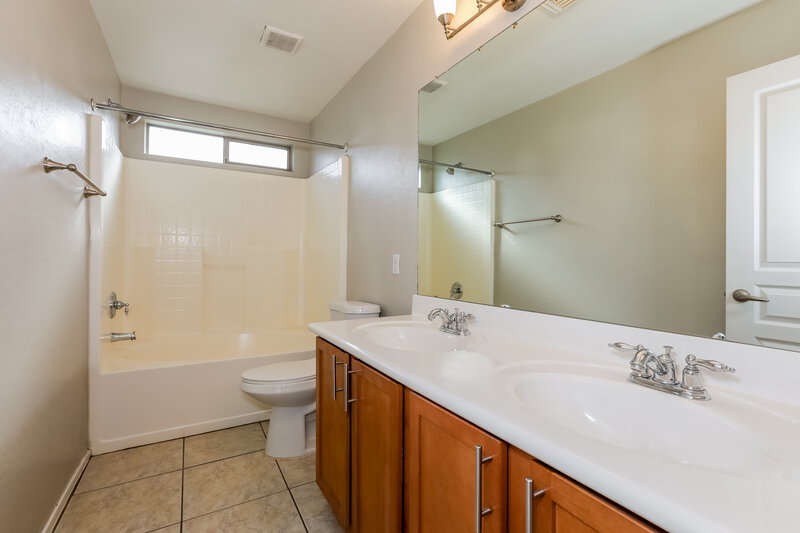 1,770/Mo, 1750 E Christopher Street San Tan Valley, AZ 85140 Main Bathroom View