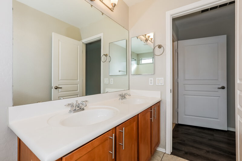 1,770/Mo, 1750 E Christopher Street San Tan Valley, AZ 85140 Main Bathroom View 2