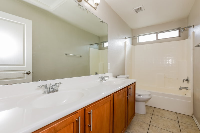 1,770/Mo, 1750 E Christopher Street San Tan Valley, AZ 85140 Bathroom View