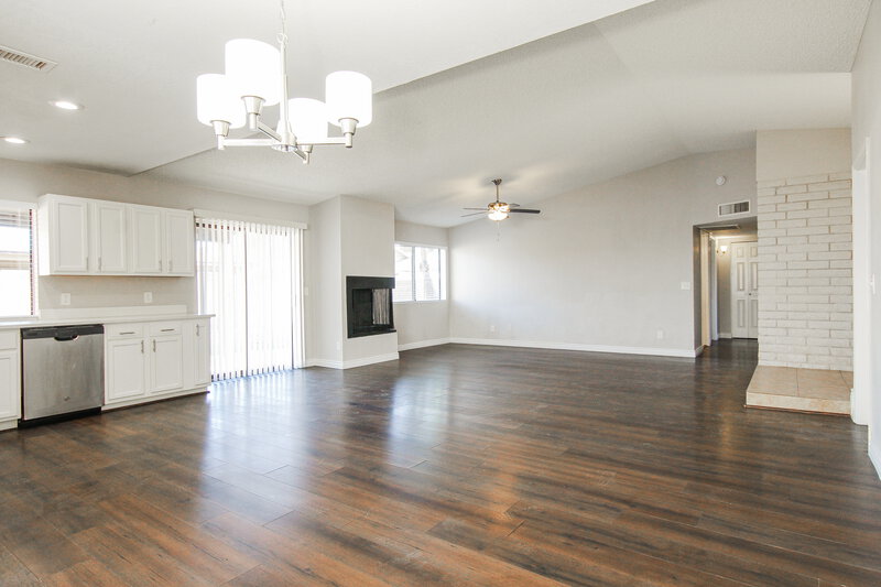 2,015/Mo, 10308 W Calle Del Oro Phoenix, AZ 85037 Dining Room View