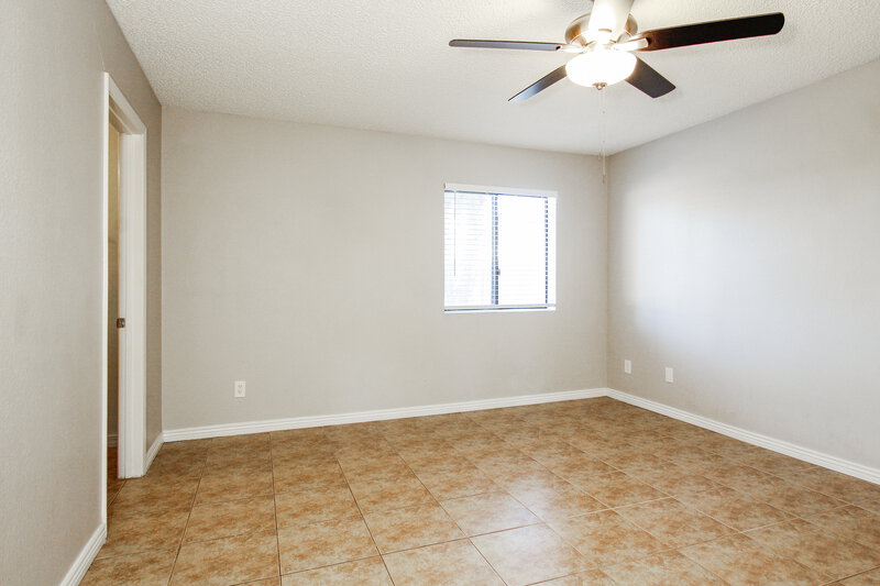2,015/Mo, 10308 W Calle Del Oro Phoenix, AZ 85037 Main Bedroom View