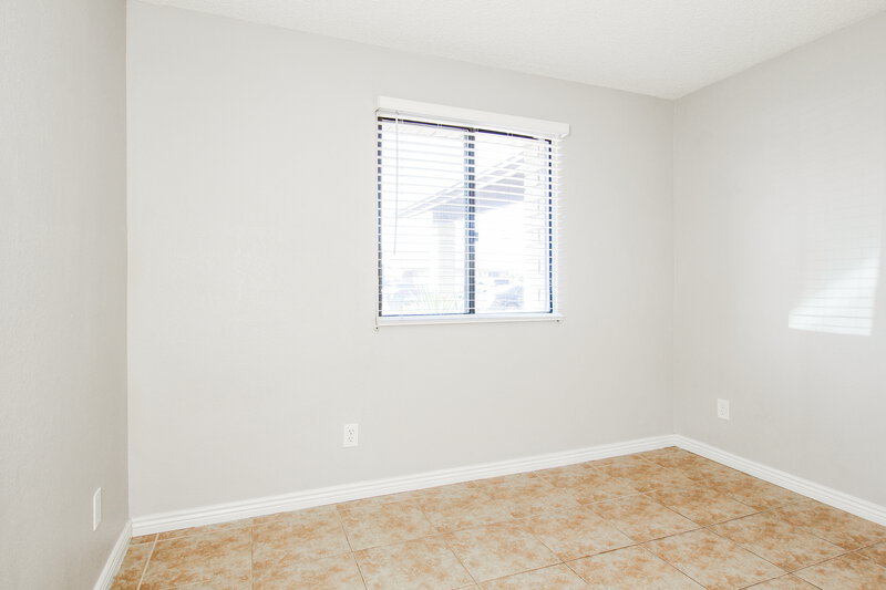 2,015/Mo, 10308 W Calle Del Oro Phoenix, AZ 85037 Bedroom View