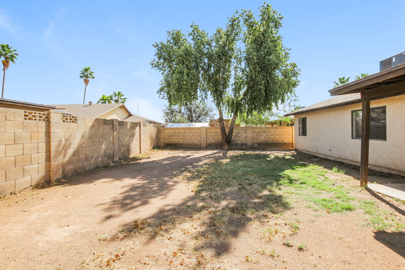 2,015/Mo, 10308 W Calle Del Oro Phoenix, AZ 85037 Rear View