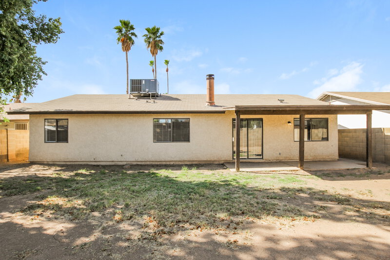 2,015/Mo, 10308 W Calle Del Oro Phoenix, AZ 85037 Rear View 2