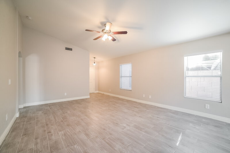 2,295/Mo, 3036 E Pontiac Dr Phoenix, AZ 85050 Living Room View 2