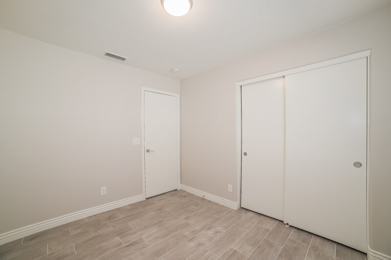 2,295/Mo, 3036 E Pontiac Dr Phoenix, AZ 85050 Bedroom View