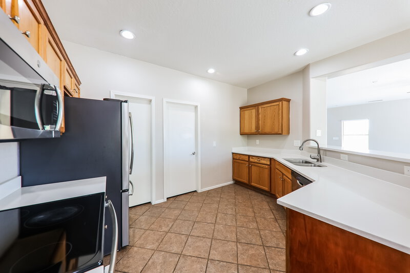 2,215/Mo, 16801 W Statler Street Surprise, AZ 85388 Kitchen View