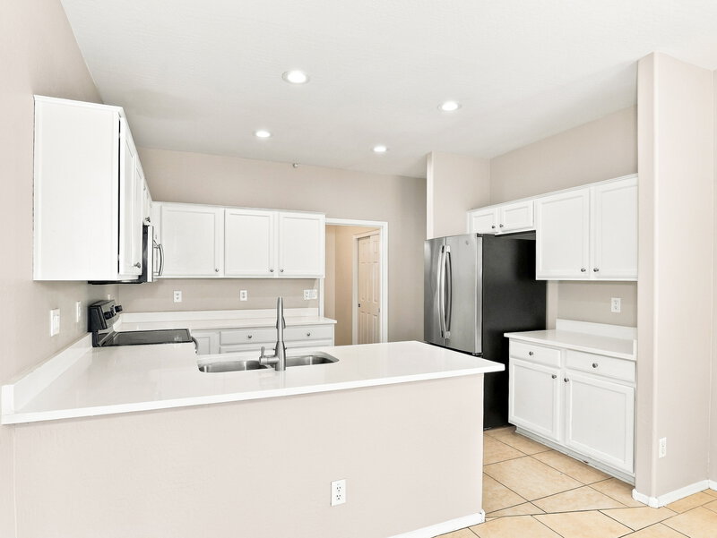 2,045/Mo, 9416 W Odeum Ln Tolleson, AZ 85353 Kitchen View