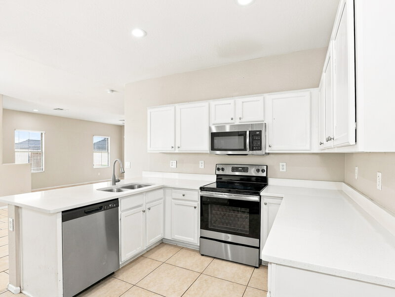 2,045/Mo, 9416 W Odeum Ln Tolleson, AZ 85353 Kitchen View 2