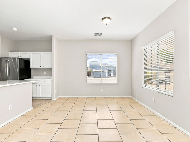 2,045/Mo, 9416 W Odeum Ln Tolleson, AZ 85353 Dining Room View