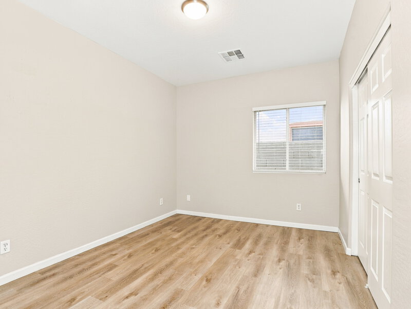 2,045/Mo, 9416 W Odeum Ln Tolleson, AZ 85353 Bedroom View 2