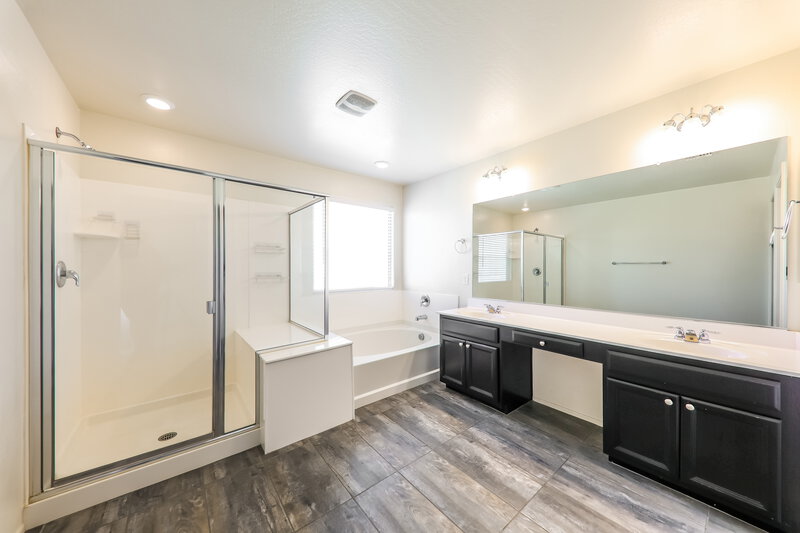 2,005/Mo, 16667 W Sierra St Surprise, AZ 85388 Main Bathroom View