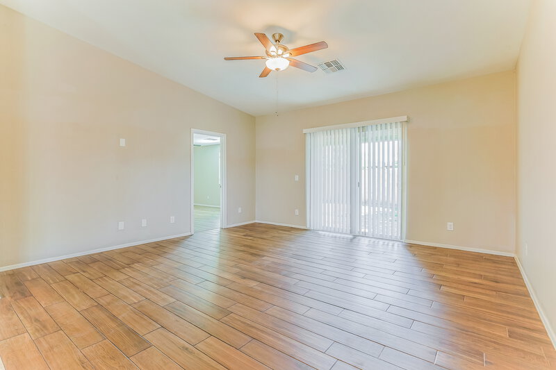 2,095/Mo, 8127 S 5Th Ave Phoenix, AZ 85041 Living Room View