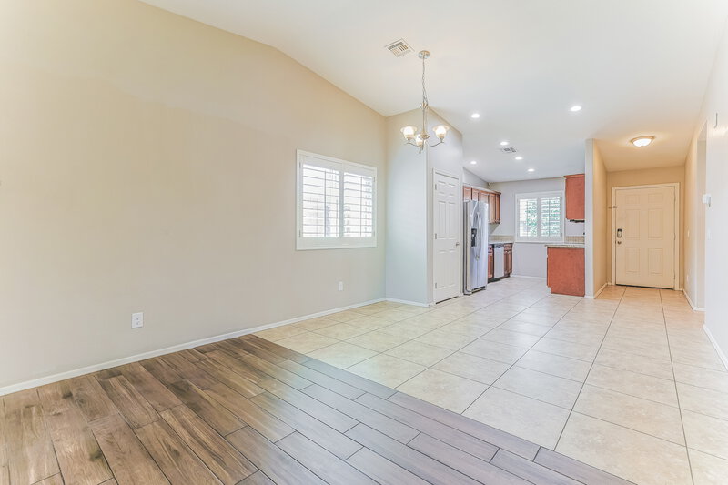 2,095/Mo, 8127 S 5Th Ave Phoenix, AZ 85041 Dining Room View