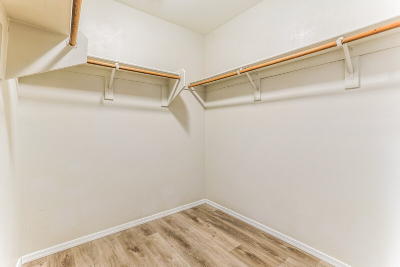 2,095/Mo, 8127 S 5Th Ave Phoenix, AZ 85041 Walk In Closet View