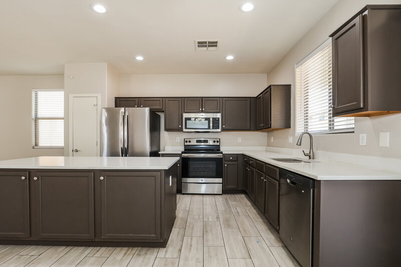 2,225/Mo, 9380 W Williams St Tolleson, AZ 85353 Kitchen View