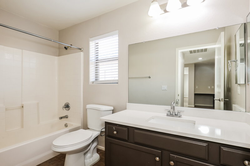 2,225/Mo, 9380 W Williams St Tolleson, AZ 85353 Bathroom View