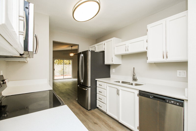 2,045/Mo, 1616 N Alta Mesa Dr # 59 Mesa, AZ 85205 Kitchen View