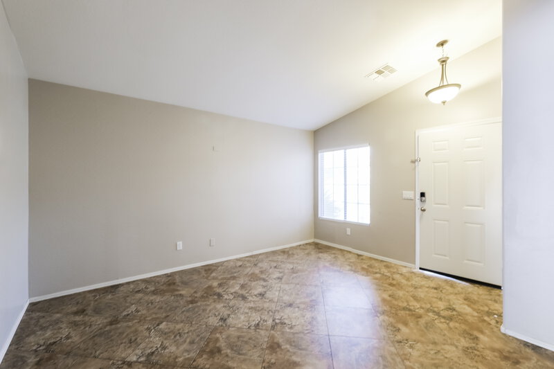 1,685/Mo, 31318 N Shale Dr San Tan Valley, AZ 85143 Living Room View