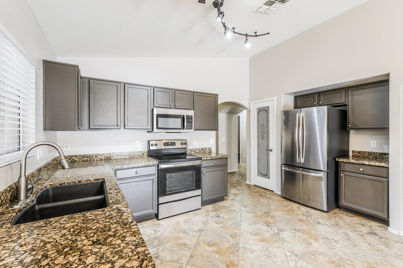 1,685/Mo, 31318 N Shale Dr San Tan Valley, AZ 85143 Kitchen View 3