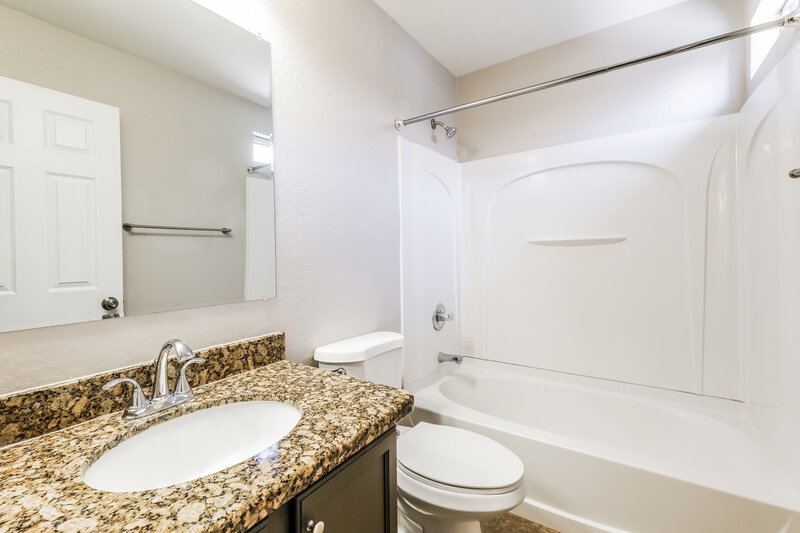 1,685/Mo, 31318 N Shale Dr San Tan Valley, AZ 85143 Main Bathroom View