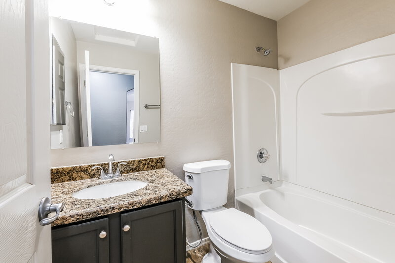 1,685/Mo, 31318 N Shale Dr San Tan Valley, AZ 85143 Bathroom View