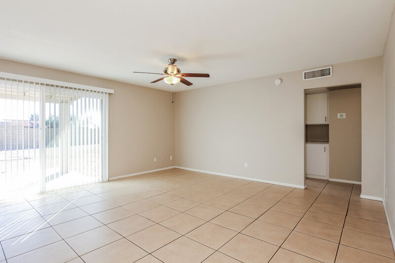 1,975/Mo, 20401 N 8th Avenue Phoenix, AZ 85027 Dining Room View