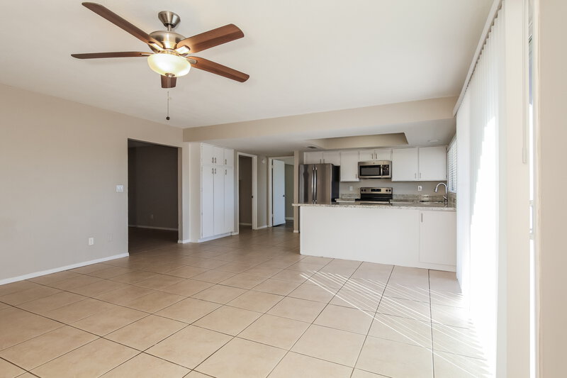 1,975/Mo, 20401 N 8th Avenue Phoenix, AZ 85027 Dining Room View 2