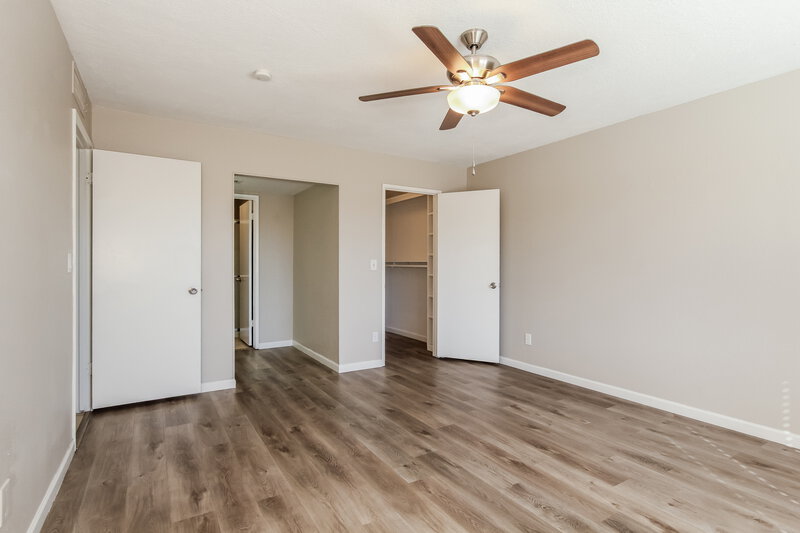 1,975/Mo, 20401 N 8th Avenue Phoenix, AZ 85027 Main Bedroom View 2