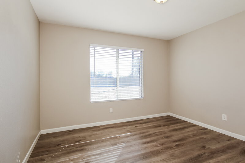 1,975/Mo, 20401 N 8th Avenue Phoenix, AZ 85027 Bedroom View 3