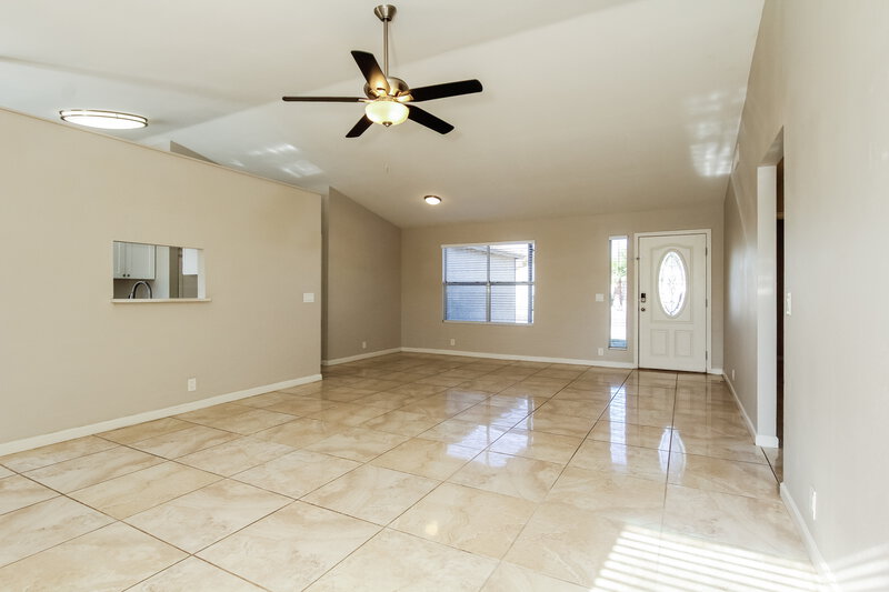 1,990/Mo, 8023 W Krall St Glendale, AZ 85303 Living Room View 2
