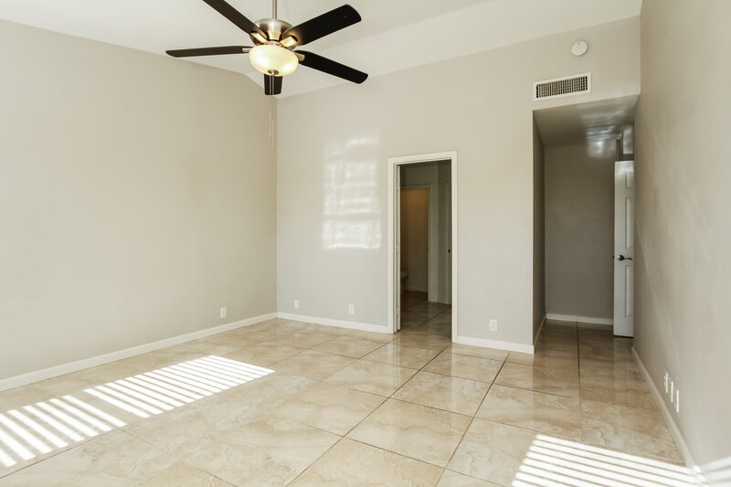 1,990/Mo, 8023 W Krall St Glendale, AZ 85303 Main Bedroom View