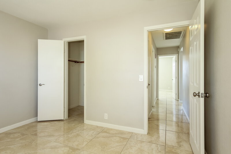 1,990/Mo, 8023 W Krall St Glendale, AZ 85303 Bedroom View 2